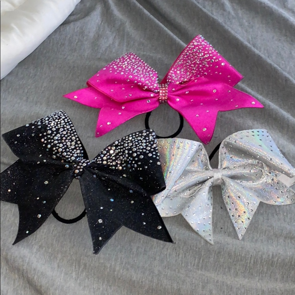 Competition cheer bows